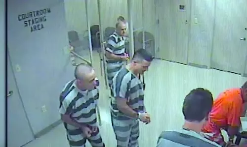 ജയില്‍ജീവനക്കാരന്റെ ജീവന്‍ രക്ഷിക്കാന്‍ തടവുചാടിയവര്‍