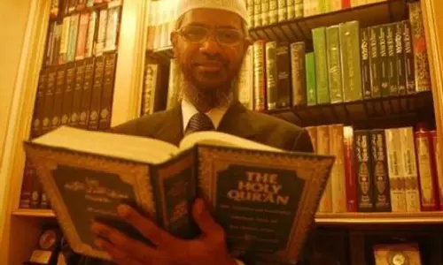 സാകിര് നായിക്കിന്റെ പീസ് ടി.വി ബംഗ്ലാദേശ് സര്ക്കാര് നിരോധിച്ചു സാകിര് നായിക്കിന്റെ പീസ് ടി.വി ബംഗ്ലാദേശ് സര്ക്കാര് നിരോധിച്ചു