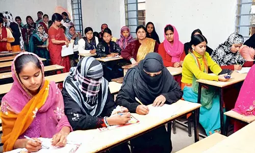 പ്രഫഷണല് പ്രവേശന പരീക്ഷകളിലെ ശിരോവസ്ത്ര നിയന്ത്രണത്തിനെതിരെ സിബിഎസ്ഇ അപ്പീല് നല്കി പ്രഫഷണല് പ്രവേശന പരീക്ഷകളിലെ ശിരോവസ്ത്ര നിയന്ത്രണത്തിനെതിരെ സിബിഎസ്ഇ അപ്പീല് നല്കി