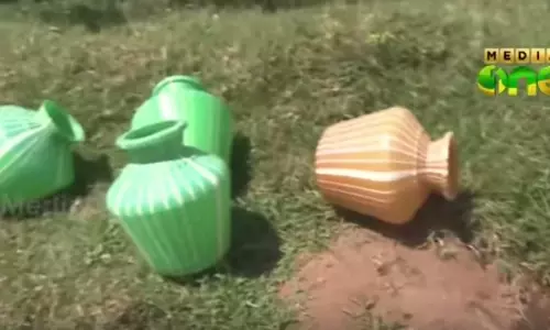 വണ്ടൂരിലെ പട്ടികജാതി കോളനിയില് കുടിവെളളക്ഷാമം രൂക്ഷം വണ്ടൂരിലെ പട്ടികജാതി കോളനിയില് കുടിവെളളക്ഷാമം രൂക്ഷം