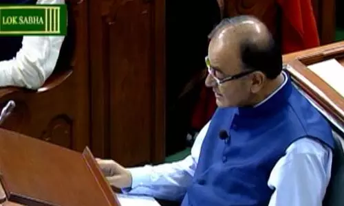 കേരളത്തില്‍ മൂന്നാം മുന്നണി ശക്തിയാര്‍ജിക്കുമെന്ന് കേന്ദ്രമന്ത്രി അരുണ്‍ ജയ്റ്റ്‍ലി