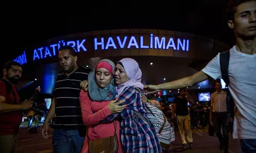 തുര്‍ക്കിയിലെ ചാവേറാക്രമണത്തെ ലോകനേതാക്കള്‍ അപലപിച്ചു