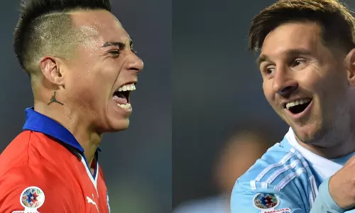 വര്ഗാസിനെ പൂട്ടണം, മെസി ഗോളടിക്കണം, അര്ജന്റീന കപ്പില് മുത്തമിടണം, കാരണങ്ങളിതൊക്കെയാണ്... വര്ഗാസിനെ പൂട്ടണം, മെസി ഗോളടിക്കണം, അര്ജന്റീന കപ്പില് മുത്തമിടണം, കാരണങ്ങളിതൊക്കെയാണ്...