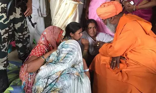 ബിജെപി പ്രവര്‍ത്തകരെ ബുദ്ധിമുട്ടിക്കുന്ന പൊലീസുകാരെ വെടിവെക്കുമെന്ന് സാക്ഷി മഹാരാജ്