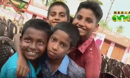 കുട്ടിക്കൂട്ടങ്ങളും തെരഞ്ഞെടുപ്പ് ആവേശത്തില്‍