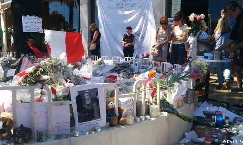 ഭീകരാക്രമണത്തിന്റെ ഞെട്ടലില്‍ നിന്ന് ഫ്രാന്‍സ് പൂര്‍വസ്ഥിതിയിലേക്ക്