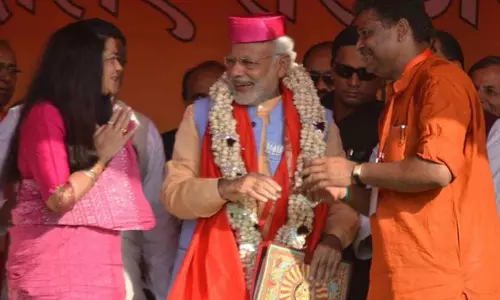 കീര്‍ത്തി ആസാദിന്‍റെ ഭാര്യ എഎപിയിലേക്കെന്ന് സൂചന