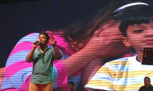 ബഹ്റൈനെ ഇളക്കി മറിച്ച് വിനീത് ശ്രീനിവാസനും അല്‍ക്ക റാവുവും