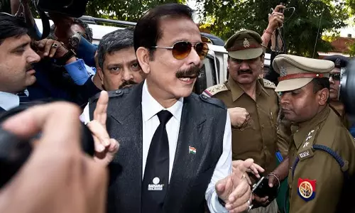 സുബ്രത റോയിക്ക് നാലാഴ്ച പരോള്‍ അനുവദിച്ചു