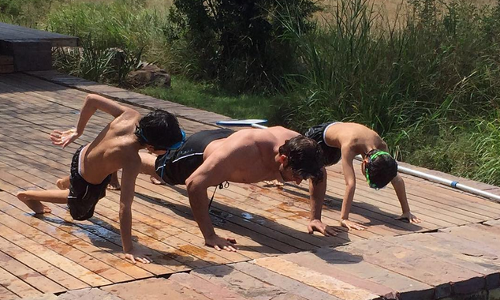 മക്കള്‍ക്കൊപ്പം ഹൃതിക് റോഷന്റെ വര്‍ക്കൌട്ട്, വൈറലായി ഫോട്ടോ