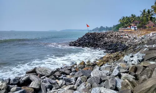 കടല്‍ക്ഷോഭം: കണ്ണൂര്‍ തീരങ്ങളില്‍ വ്യാപക നാശം