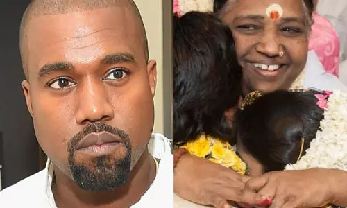 അമൃതാനന്ദമയിയുടെ ആലിംഗനത്തെ പ്രശംസിച്ച കന്യെ വെസ്റ്റിന് ഫോളോവേഴ്‍സിന്റെ ട്രോള്‍