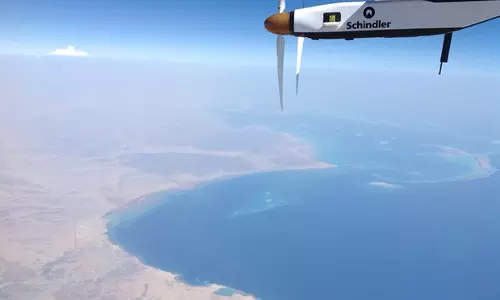 ലോകം ചുറ്റി സോളാര്‍ ഇംപള്‍സ്  2 വിമാനം അബൂദബിയില്‍ തിരിച്ചെത്തി