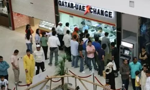 ഖത്തറിലെ പ്രവാസികള് നാട്ടിലേക്ക് അയക്കുന്ന പണത്തിന്റെ തോത് വര്ധിച്ചു ഖത്തറിലെ പ്രവാസികള് നാട്ടിലേക്ക് അയക്കുന്ന പണത്തിന്റെ തോത് വര്ധിച്ചു