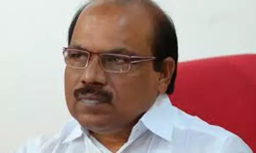 യുഡിഎഫ് സ്ഥാനാര്ത്ഥി ഇബ്രാഹിംകുഞ്ഞിന് വേണ്ടി കുട വിതരണം നടത്താന് ശ്രമം യുഡിഎഫ് സ്ഥാനാര്ത്ഥി ഇബ്രാഹിംകുഞ്ഞിന് വേണ്ടി കുട വിതരണം നടത്താന് ശ്രമം