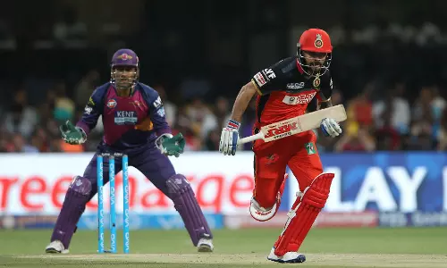 ധോണി തോറ്റു; കൊഹ്‍ലി ജയിച്ചു