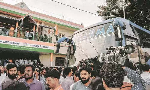 യെദിയൂരപ്പ നമ്പര് തികക്കുമോ? രാജ്യം ആകാംക്ഷയില് യെദിയൂരപ്പ നമ്പര് തികക്കുമോ? രാജ്യം ആകാംക്ഷയില്