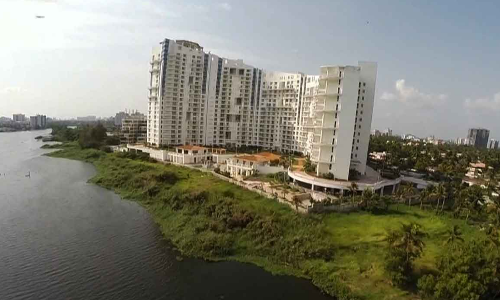 കൊച്ചി കായല്‍ തീരത്ത് നിയമം ലംഘിച്ച് പണിതുയര്‍ത്തിയത് നൂറുകണക്കിന് കെട്ടിടങ്ങള്‍