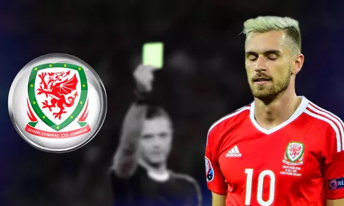 കരക്കിരുന്ന് കളികാണുന്ന നിര്‍ഭാഗ്യവാന്മാര്‍