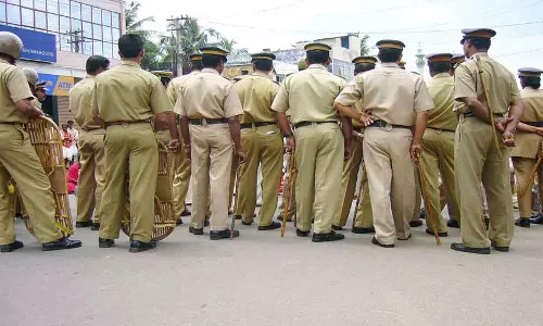 പോലീസ് ആസ്ഥാനത്തെ ജീവനക്കാരോട് ജാതിയും, മതവും വെളിപ്പെടുത്താന്‍ നിര്‍ദ്ദേശം