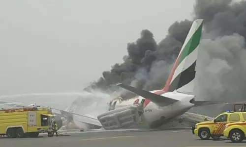 എമിറേറ്റസ് വിമാനത്തിന്‍റെ അപകട കാരണം കണ്ടെത്താന്‍ അന്വേഷണം തുടങ്ങി