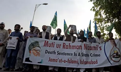 മുതീഉര് റഹ്മാന് നിസാമിയുടെ വധശിക്ഷ; പാകിസ്താനില് പ്രക്ഷോഭം മുതീഉര് റഹ്മാന് നിസാമിയുടെ വധശിക്ഷ; പാകിസ്താനില് പ്രക്ഷോഭം