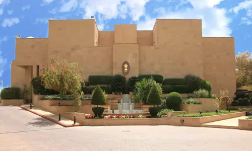 പ്രവാസികള്ക്ക് സമൂഹ മാധ്യമങ്ങളിലൂടെയും എംബസിയെ സമീപിക്കാം: സൌദിയിലെ ഇന്ത്യന് അംബാസഡര് പ്രവാസികള്ക്ക് സമൂഹ മാധ്യമങ്ങളിലൂടെയും എംബസിയെ സമീപിക്കാം: സൌദിയിലെ ഇന്ത്യന് അംബാസഡര്