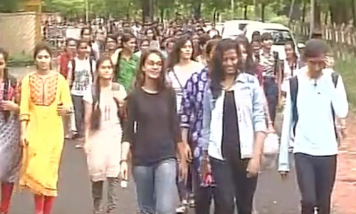 വിദ്യാര്ഥിനികള് നീളം കുറഞ്ഞ വസ്ത്രം ധരിക്കരുതെന്ന് ഉത്തരവ്; മൌലാന ആസാദ് എന്ഐടിയിലെ വിദ്യാര്ഥിനികള് സമരത്തില് വിദ്യാര്ഥിനികള് നീളം കുറഞ്ഞ വസ്ത്രം ധരിക്കരുതെന്ന് ഉത്തരവ്; മൌലാന ആസാദ് എന്ഐടിയിലെ വിദ്യാര്ഥിനികള് സമരത്തില്