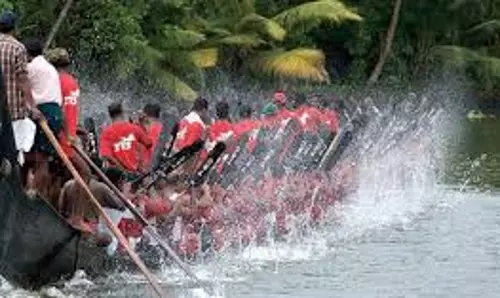 നെഹ്റു ട്രോഫി ജലോത്സവത്തില് കരുത്തറിയിക്കാന് കാസര്കോടുനിന്നും തുഴച്ചിലുകാരെത്തി നെഹ്റു ട്രോഫി ജലോത്സവത്തില് കരുത്തറിയിക്കാന് കാസര്കോടുനിന്നും തുഴച്ചിലുകാരെത്തി