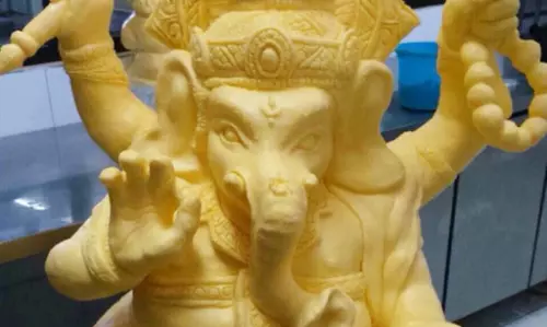 വെണ്ണയില് തീര്ത്ത ഈ ശില്പങ്ങള് തീര്ച്ചയായും അത്ഭുതപ്പെടുത്തും വെണ്ണയില് തീര്ത്ത ഈ ശില്പങ്ങള് തീര്ച്ചയായും അത്ഭുതപ്പെടുത്തും