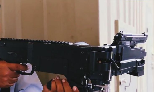 മറഞ്ഞിരുന്ന് ശത്രുവിനെ വെടിവെച്ചിടാനുള്ള തോക്കുമായി ഇന്ത്യന്‍ സൈന്യം