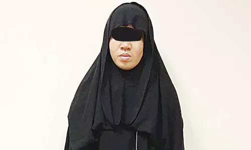 കുവൈത്തില് ഫിലിപ്പൈന് യുവതി കസ്റ്റഡിയിലായ സംഭവത്തില് എംബസിയുടെ ഇടപെടല് കുവൈത്തില് ഫിലിപ്പൈന് യുവതി കസ്റ്റഡിയിലായ സംഭവത്തില് എംബസിയുടെ ഇടപെടല്