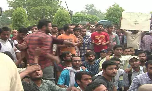 ഡല്‍ഹി ജാമിഅ മില്ലിയ്യ ഇസ്ലാമിയ്യ സര്‍വ്വകലാശാലയില്‍ പൊലീസ് റെയ്ഡിന് ശ്രമം