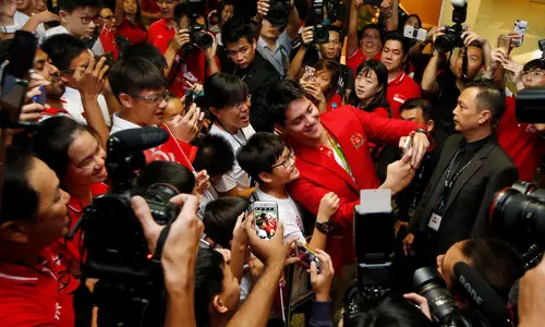 സ്‍കൂളിങിന് ജന്മനാട്ടില്‍ രാജകീയ വരവേല്‍പ്