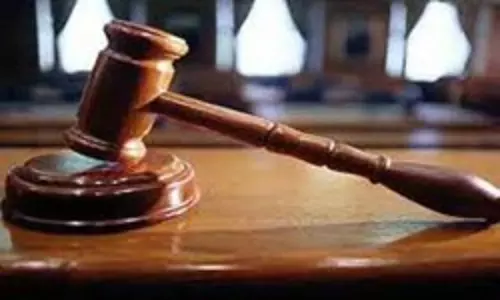 കേരളത്തിലെ കോടതികള്‍ ജനാധിപത്യ വിരുദ്ധമായാണ് പ്രവര്‍ത്തിക്കുന്നതെന്ന് സെബാസ്റ്റ്യന്‍ പോള്‍