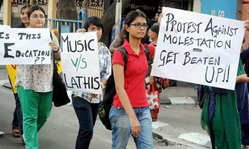 മാനമില്ലാത്ത ജാദവ്പൂര് സര്വകലാശാലയിലെ വിദ്യാര്ഥിനികളെ മാനഭാംഗപ്പെടുത്താനാവില്ലെന്ന് എ.ബി.വി.പി നേതാവ് മാനമില്ലാത്ത ജാദവ്പൂര് സര്വകലാശാലയിലെ വിദ്യാര്ഥിനികളെ മാനഭാംഗപ്പെടുത്താനാവില്ലെന്ന് എ.ബി.വി.പി നേതാവ്