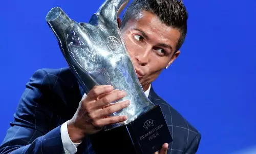 മികച്ച കളിക്കാരനുള്ള യുവേഫ അവാർഡ് ക്രിസ്റ്റ്യാനോ റൊണാൾഡോക്ക്