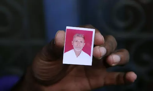 അഖ്ലാക്കിന്റെ കുടുംബത്തെ അറസ്റ്റ് ചെയ്യരുതെന്ന് ഹൈക്കോടതി അഖ്ലാക്കിന്റെ കുടുംബത്തെ അറസ്റ്റ് ചെയ്യരുതെന്ന് ഹൈക്കോടതി