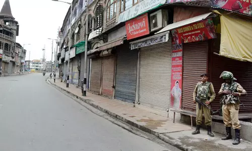 കശ്‍മീരില്‍ കര്‍ഫ്യൂ പിന്‍വലിച്ചു