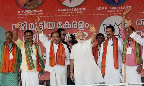 മോദി മടങ്ങി; മുഖ്യമന്ത്രിക്കും സോണിയയ്ക്കും മറുപടി നല്‍കാതെ