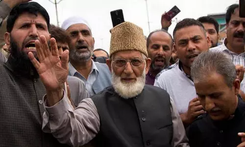 പൊതുസുരക്ഷ നിയമമനുസരിച്ച് കശ്മീരിലെ വിഘടനവാദി നേതാക്കള് തടവിലാക്കാന് നീക്കം പൊതുസുരക്ഷ നിയമമനുസരിച്ച് കശ്മീരിലെ വിഘടനവാദി നേതാക്കള് തടവിലാക്കാന് നീക്കം