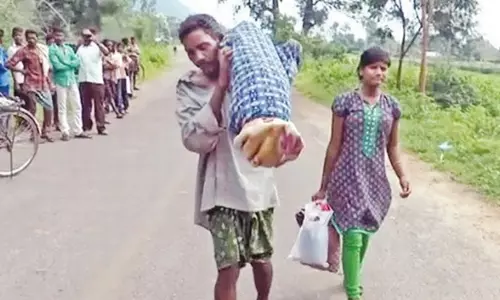 ആംബുലന്‍സിന് പണമില്ല; ഭാര്യയുടെ മൃതദേഹം ചുമന്ന യുവാവിന് ബഹ്റൈന്‍ പ്രധാനമന്ത്രിയുടെ സഹായം