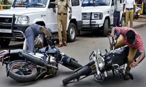 ‌റോഡുകള്‍ കുരുതിക്കളങ്ങളാകുന്നു; പ്രതിവര്‍ഷം നിരത്തുകളില്‍ പൊലിയുന്നത് നാലായിരം ജീവനുകള്‍