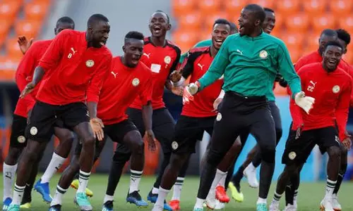 തരംഗമായി സെനഗല്‍ താരങ്ങളുടെ ഗ്രൗണ്ടിലെ ഗ്രൂപ്പ് ഡാന്‍സ്  