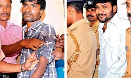 സൌമ്യ വധക്കേസ്; ഗോവിന്ദചാമിയുടെ അപ്പീലില് ഇന്ന് വാദം കേള്ക്കും സൌമ്യ വധക്കേസ്; ഗോവിന്ദചാമിയുടെ അപ്പീലില് ഇന്ന് വാദം കേള്ക്കും