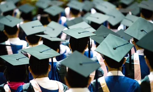 യുഎഇ നിവാസികൾ മക്കളുടെ ഉന്നത വിദ്യാഭ്യാസത്തിനായി ചെലവിടുന്നത് വർഷം പന്ത്രണ്ടര ലക്ഷം രൂപ