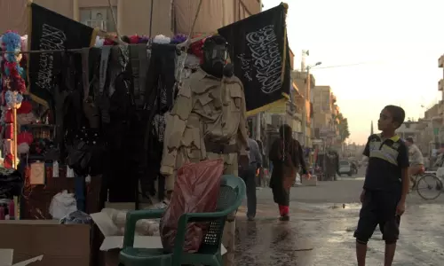 ഐഎസ് ശക്തികേന്ദ്രമായ റാഖ പിടിച്ചെടുക്കാനൊരുങ്ങി യു എസ് സൈന്യം ഐഎസ് ശക്തികേന്ദ്രമായ റാഖ പിടിച്ചെടുക്കാനൊരുങ്ങി യു എസ് സൈന്യം