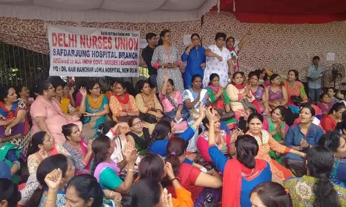 ഡല്‍ഹിയിലെ നഴ്സുമാര്‍ അനിശ്ചിതകാല സമരത്തില്‍