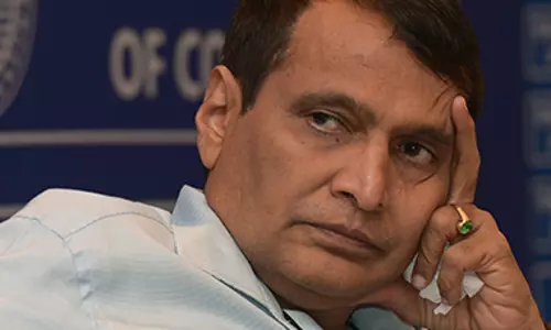 ലിബിയയില്‍ കുടുങ്ങിയ നഴ്സുമാരെ കേന്ദ്രസര്‍ക്കാര്‍ സഹായിച്ചില്ലെന്ന വാദം രാഷ്ട്രീയ പ്രേരിതമെന്ന് സുരേഷ് പ്രഭു