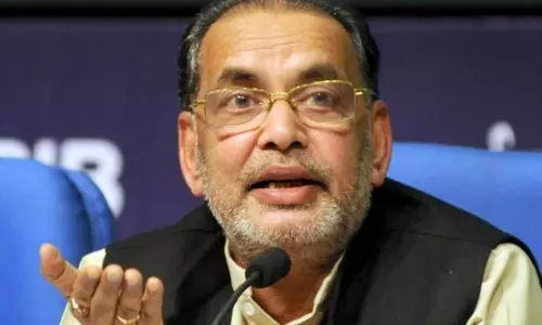 കര്ഷക സമരത്തിനെതിരായ പരാമര്ശത്തില് കേന്ദ്ര കൃഷിമന്ത്രിക്കെതിരെ കേസ് കര്ഷക സമരത്തിനെതിരായ പരാമര്ശത്തില് കേന്ദ്ര കൃഷിമന്ത്രിക്കെതിരെ കേസ്